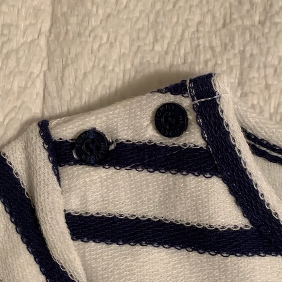 Girls Tommy Hilfiger 2 Piece Outfit - Picture 5 of 16